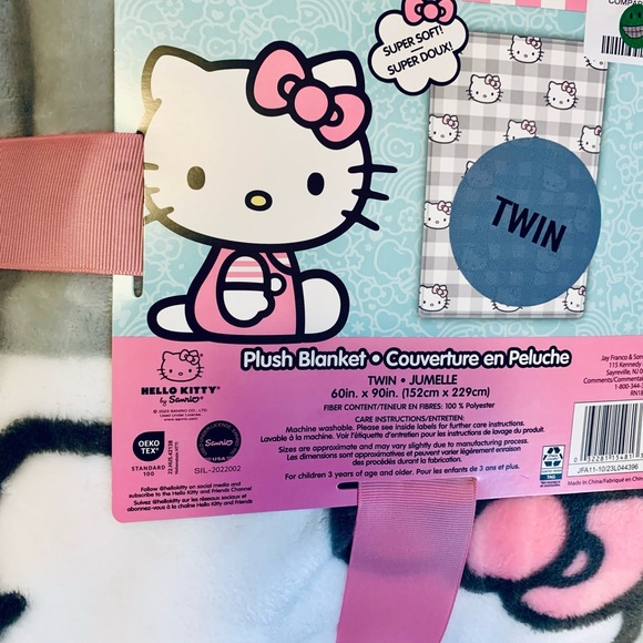 Hello Kitty Blanket Twin - Picture 3 of 3
